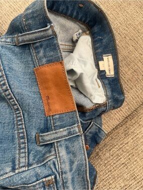 Madewell women Light Blue Slim Straight Jeans with Tan Patch